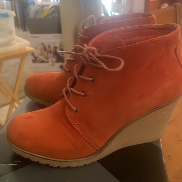 X Appeal brand ankle booties in a beautiful Rust color only worn a few time - Picture 2 of 4